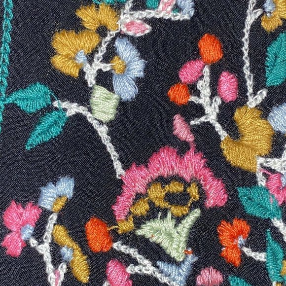 Ann Taylor Loft Floral Embroidered Bell Sleeve V-Neck Blouse Size Small Petite - Picture 7 of 8